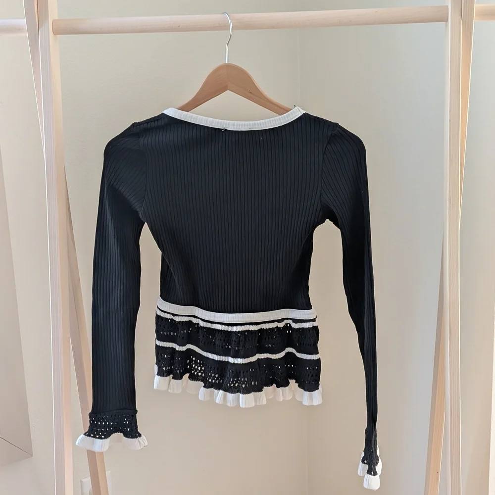 NWT Zara Crochet Ribbed Knit Cropped Long Sleeve Top In Black - M